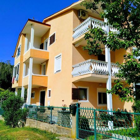Dom Za Odmor J&S Daire Sutomore Dış mekan fotoğraf
