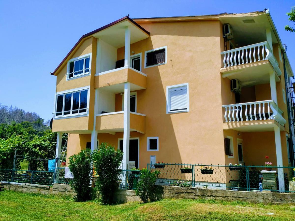 Dom Za Odmor J&S Daire Sutomore Dış mekan fotoğraf
